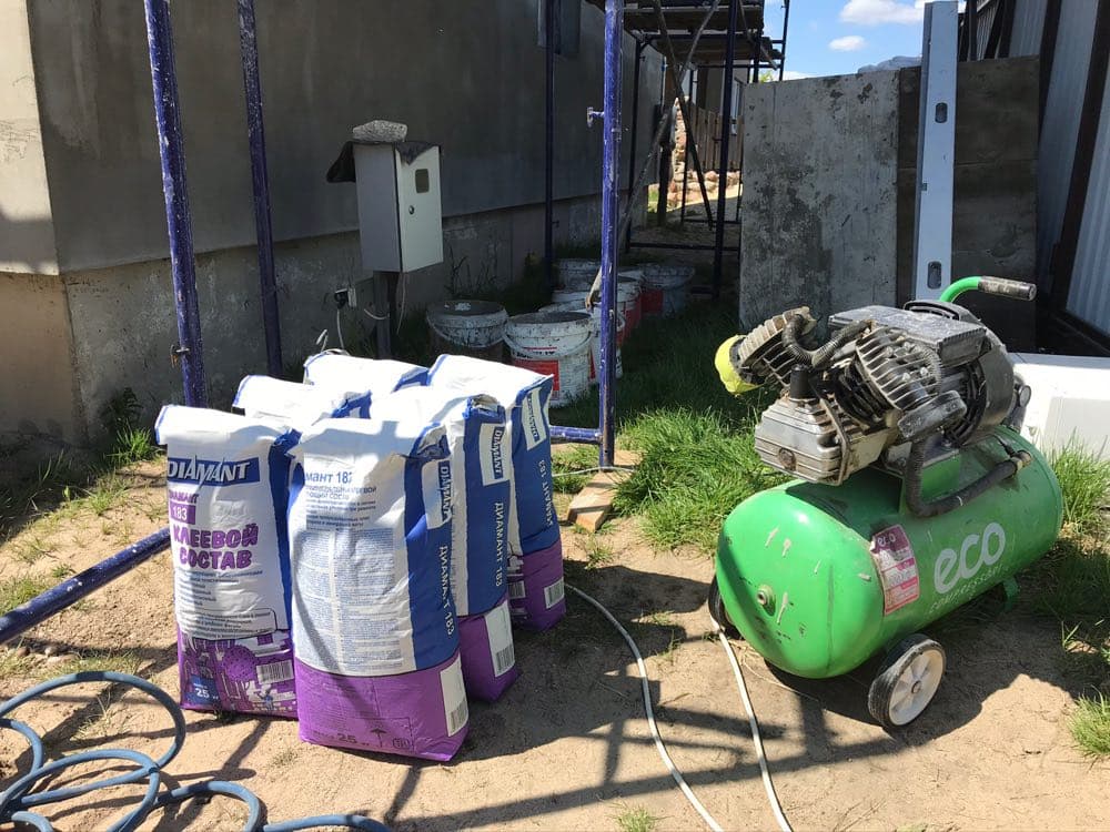 американка и покраска фасада дома в Бресте